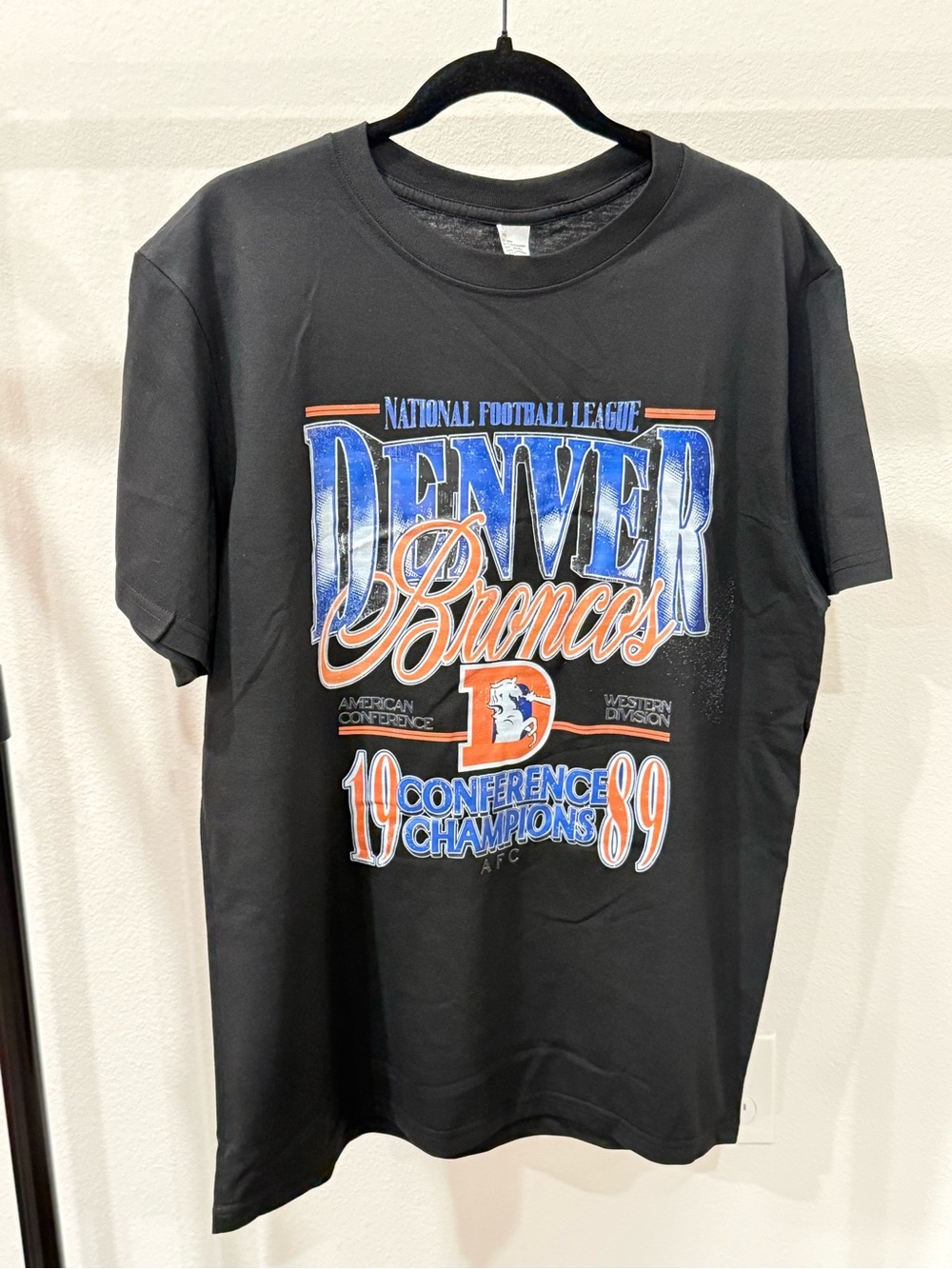 Denver Broncos Men’s Black Graphic NFL Tee